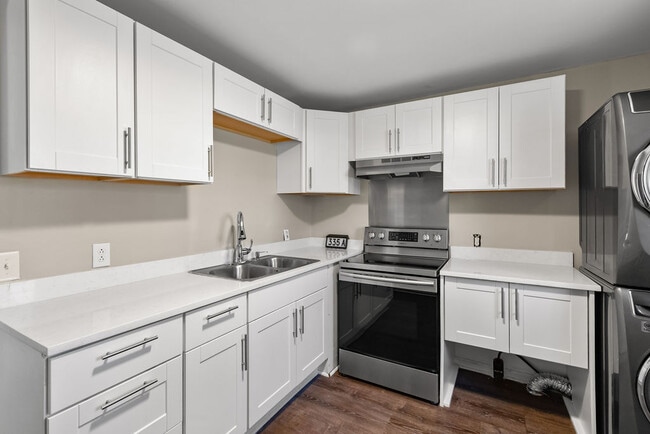 kitchen - 335 Grace St Unit A