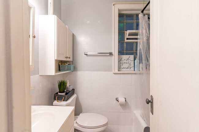 Photo - 7531 N Seeley Ave