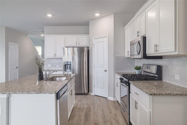 445 Shiner Ln