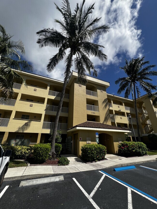 Building Photo - 1785 Four Mile Cove Pkwy Rental