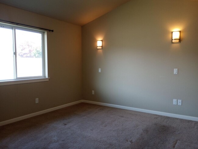 Photo - 5562 Fisher Pl