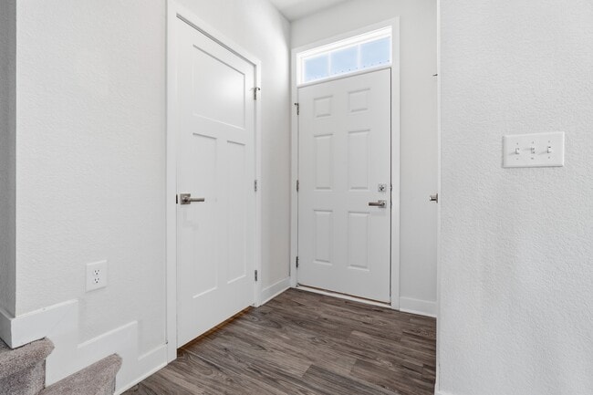 Photo - 266 Foxglove Dr