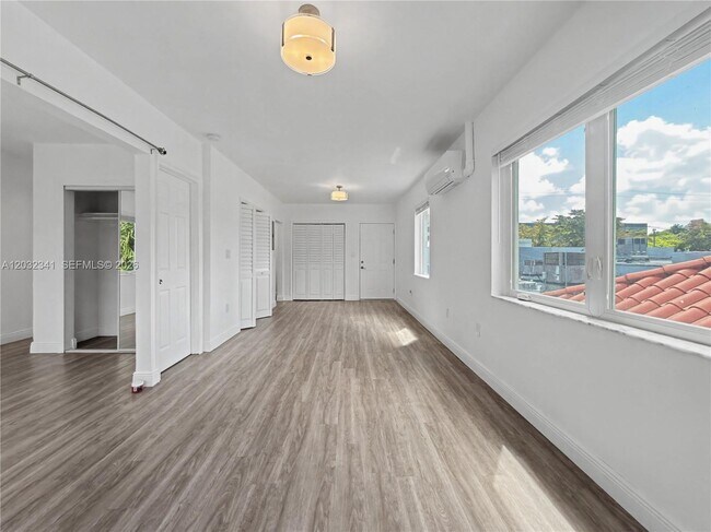 350 Minorca Ave Unit 2