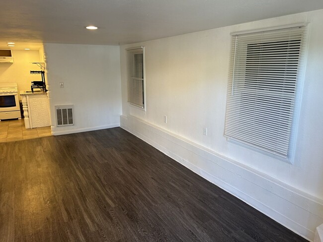 Photo - 827 Georgia St Unit D