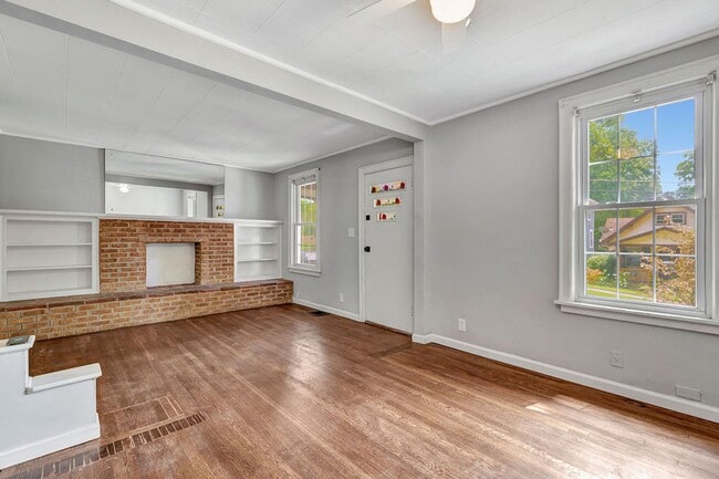 Photo - Single Family Home Mariemont