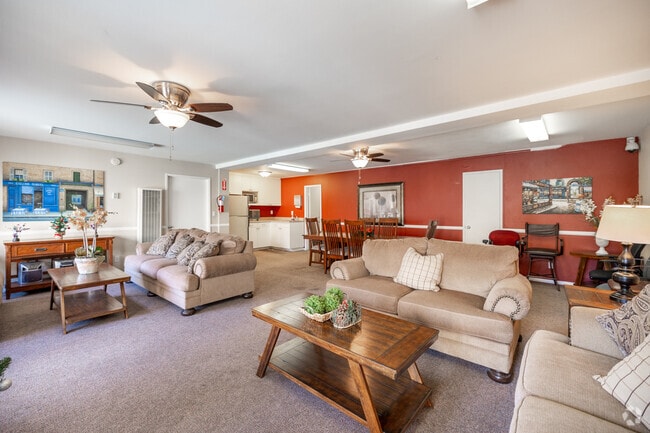 Recreation Room - Parkside Villa Apartments