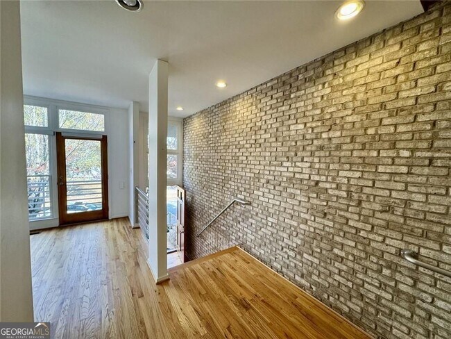 Photo - 1327 Peachtree View NE