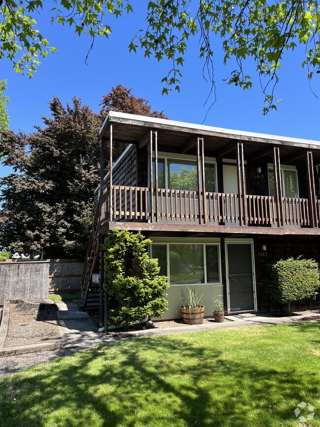 Building Photo - 1043 SW Western Blvd Unit 1043 SW Western Blvd Rental