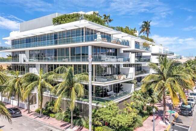 300 Collins Ave Unit 2E