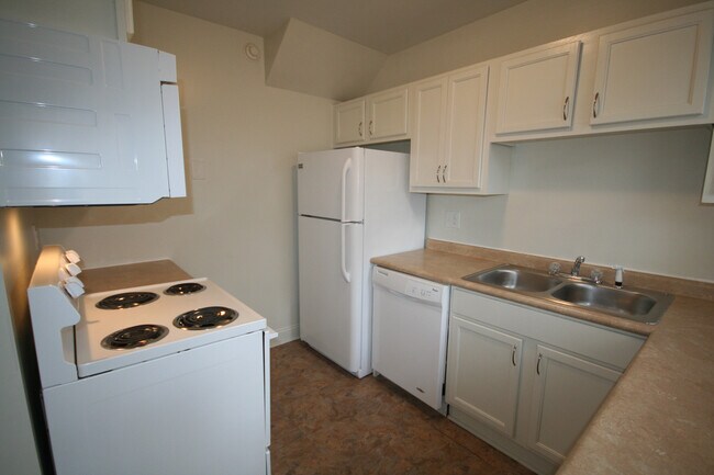 Photo - Perfect Floorplan! Walltown Duplex with All Appliances and Fenced Yd Unidad B