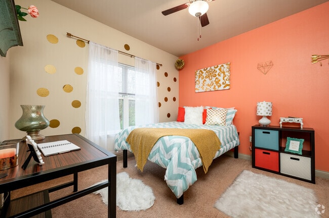 2BR, 2BA - 875SF - Second Primary Bedroom