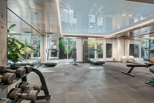 Photo - 505 W 43rd St