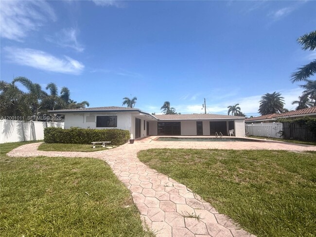 Photo - 2730 NE 7th St