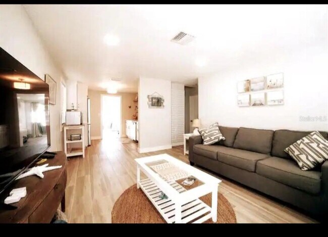 54 Rivershore Dr