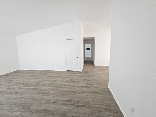 Building Photo - ***ALL BRAND NEW INSIDE***3 BED 2 BATH