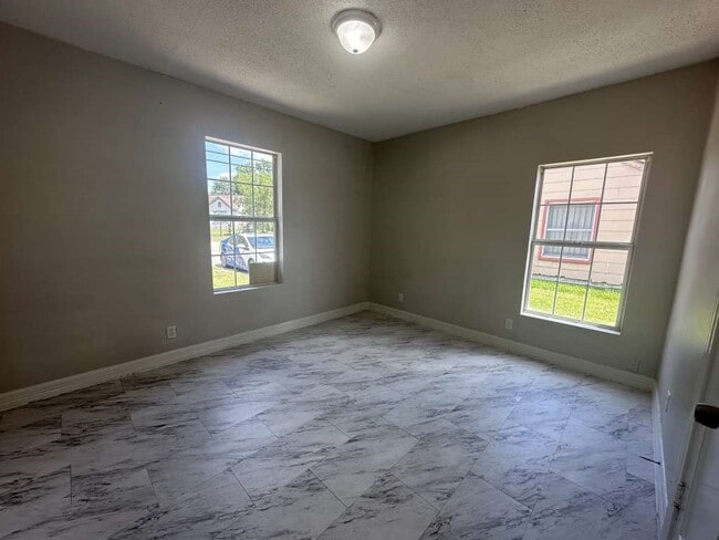 Building Photo - 7410 Dallas St