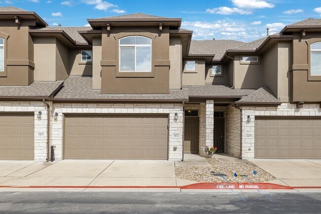 Building Photo - 2880 Donnell Dr Unit 3402