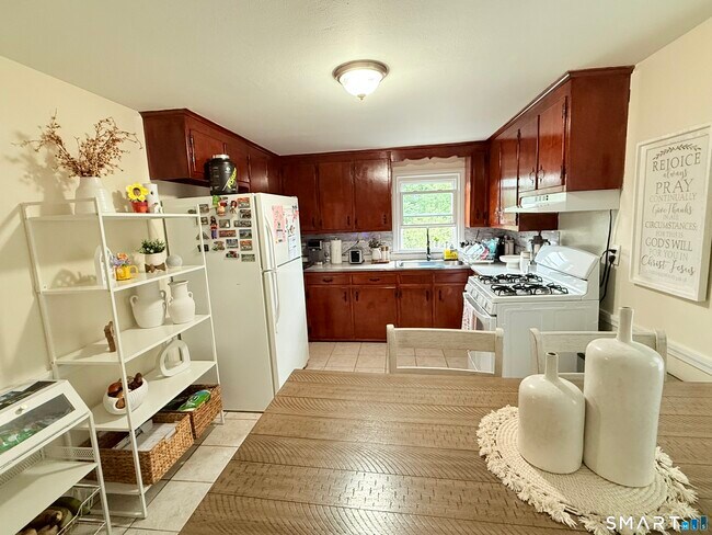 39 Chatham St Unit 2