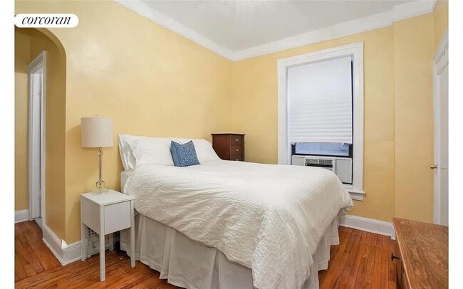 Photo - 418 Central Prk W