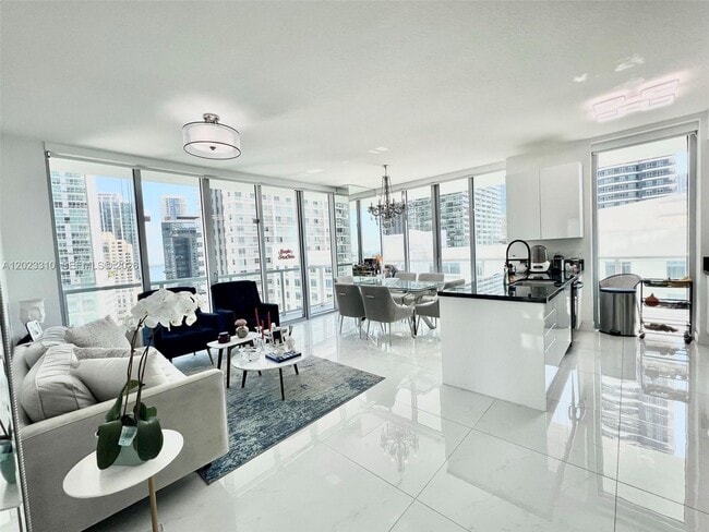 Building Photo - 79 SW 12th St Unit 1806