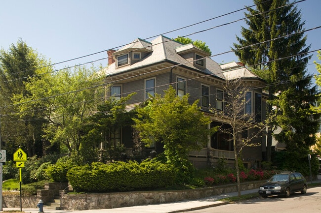 736 Washington St Unit 3