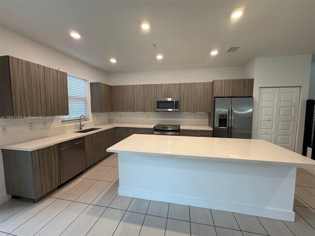 Photo - 10461 NW 82nd St Unit 6