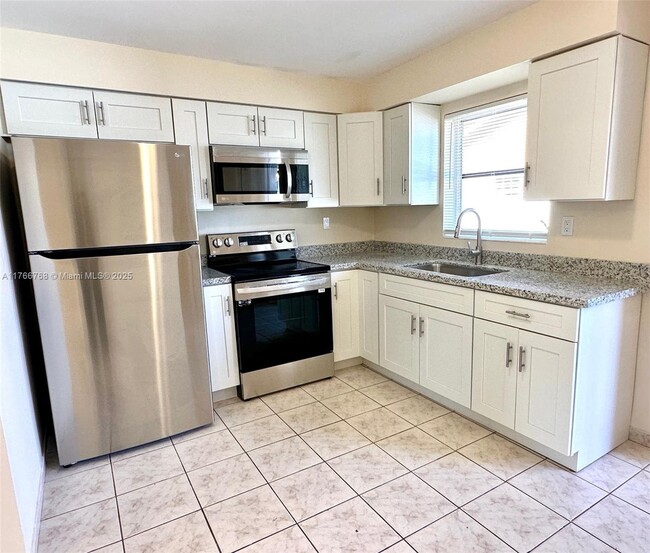 Photo - 202 SE 3rd Pl Apartment Unit 2
