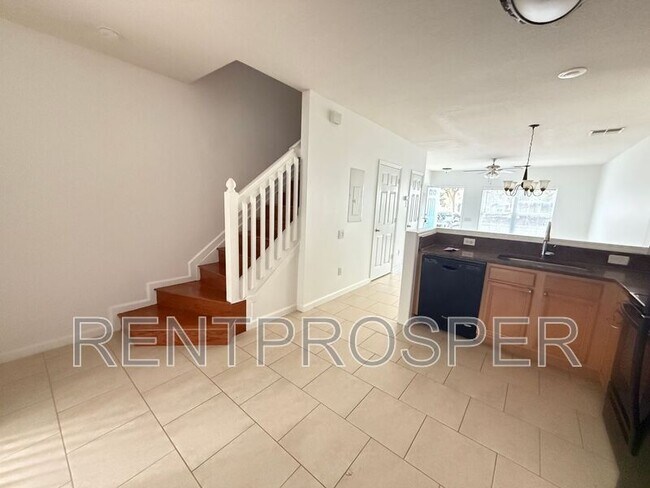 Photo - 915 Vineland Pl