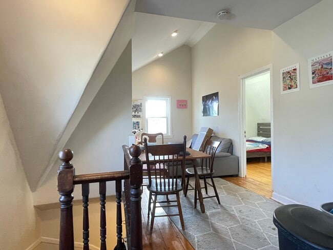 Photo - 839 Parker St