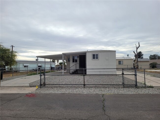 Building Photo - 620 Silver Ln