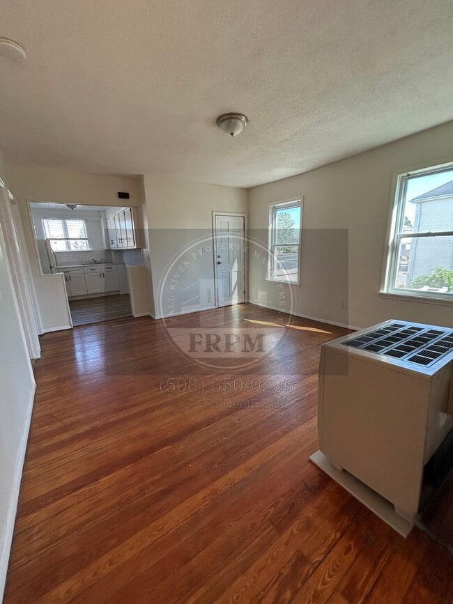 Photo - 90 Montaup St Unit 2