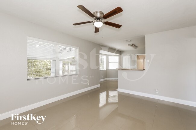 Photo - 2827 Wiley St