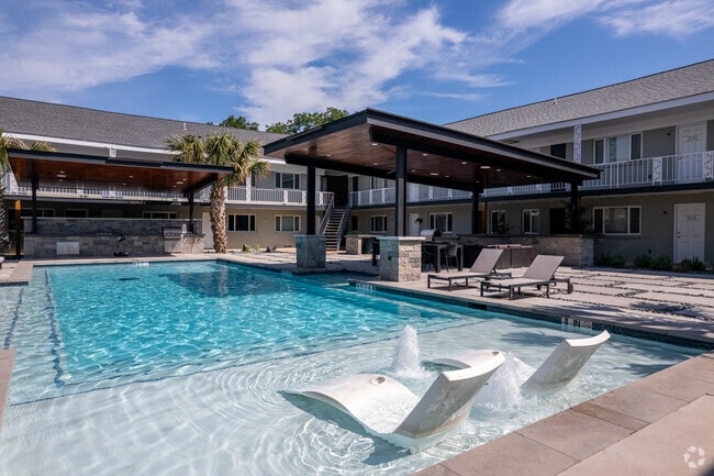 Courthouse Apartments