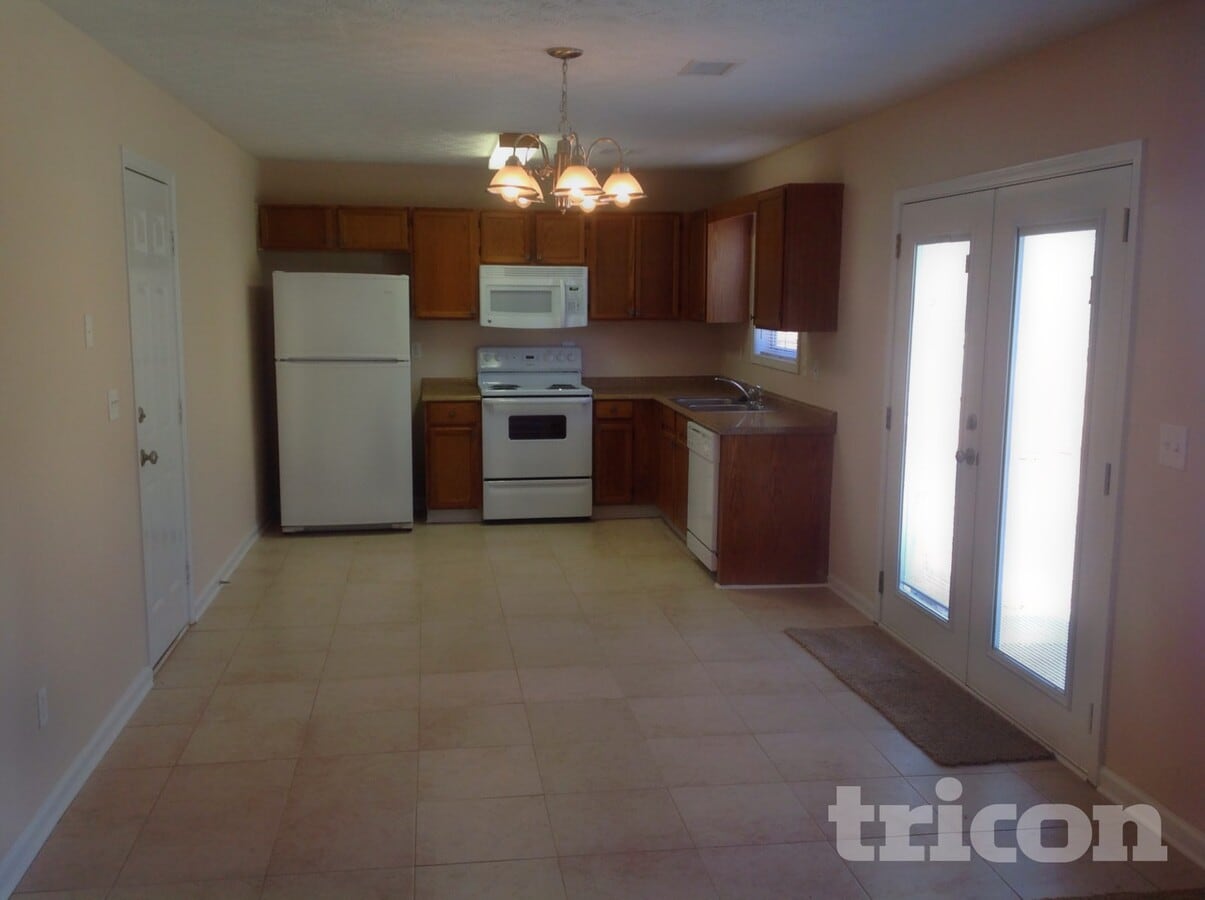 Photo - 501 Jarrett Ct