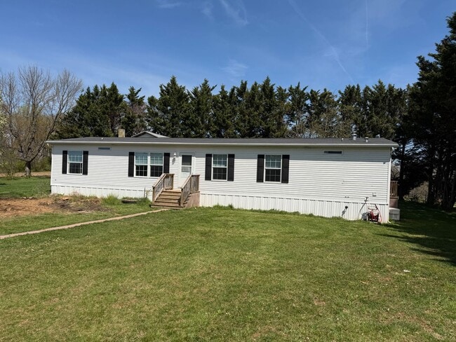 Building Photo - 5774 Glatfelters Station Rd