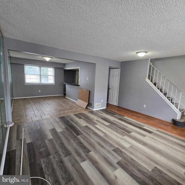 Photo - 206 Hollybush Pl Townhome