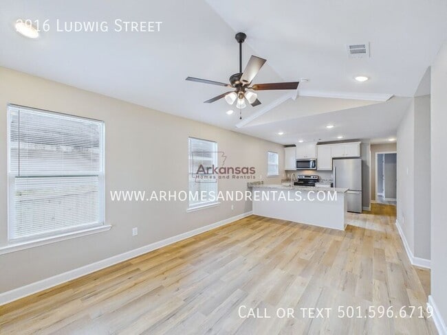 Photo - 2916 Ludwig St