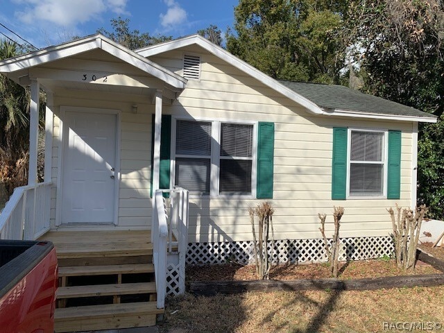 Building Photo - 302 Zephyr St