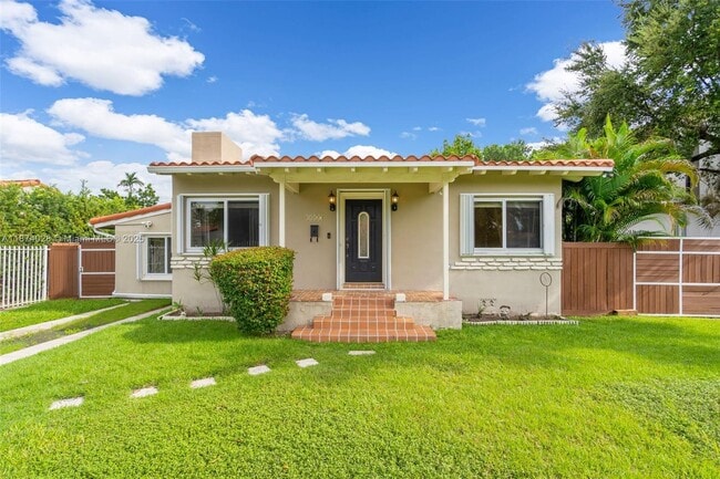 Building Photo - 4417 SW 14th St Rental