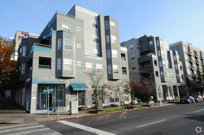 Photo - Lee Plaza Apartments