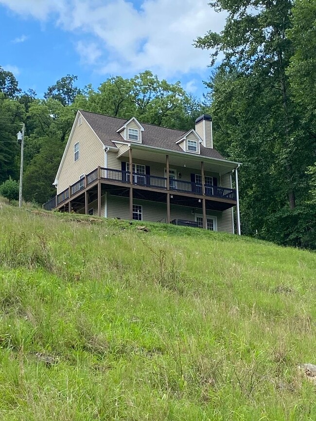 Photo - Beautiful 3/3 home in Caney Fork area.