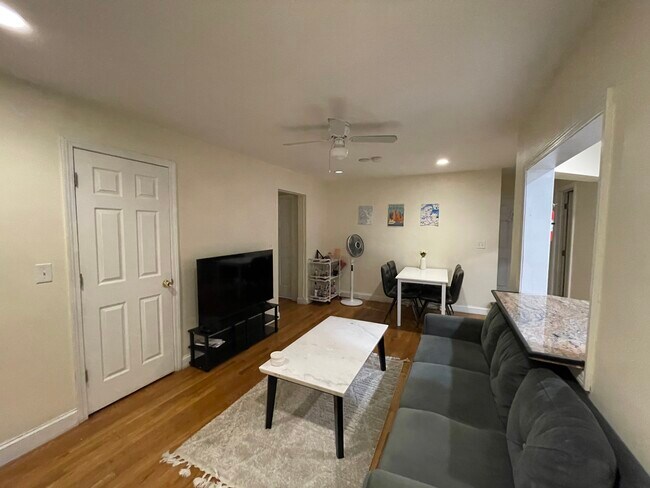 Photo - 62 Egmont St Apartments Unit 3