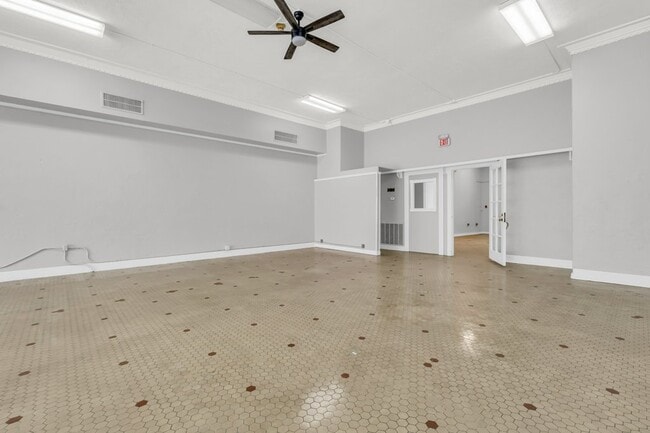 Photo - 423 Main St Unit 423