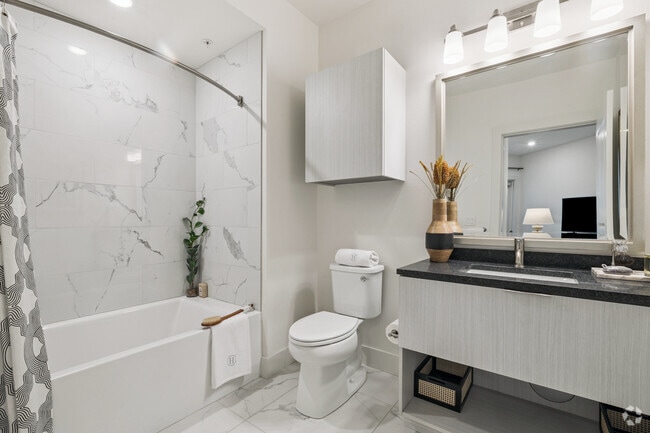 1BR, 1BA -718-722SF - Bathroom - Hanover Burlingame
