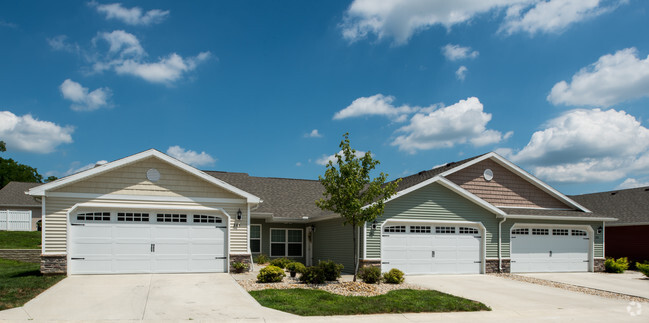 Building Photo - Redwood Orrville Rental