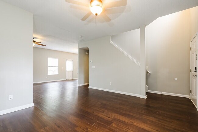 Photo - 1609 Thornwick Trace