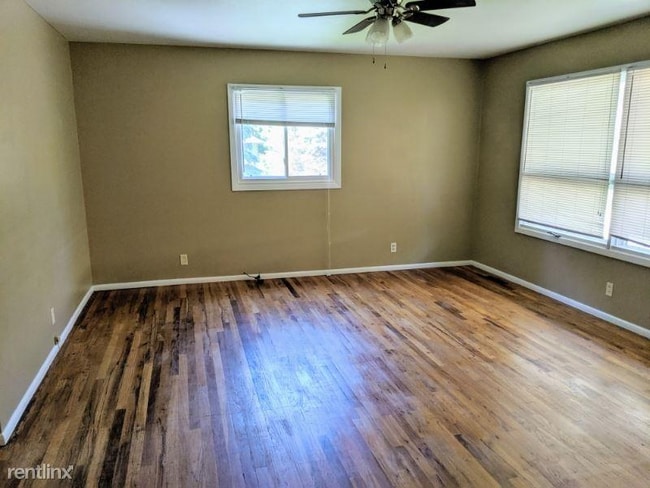 Photo - 9462 Spencer St