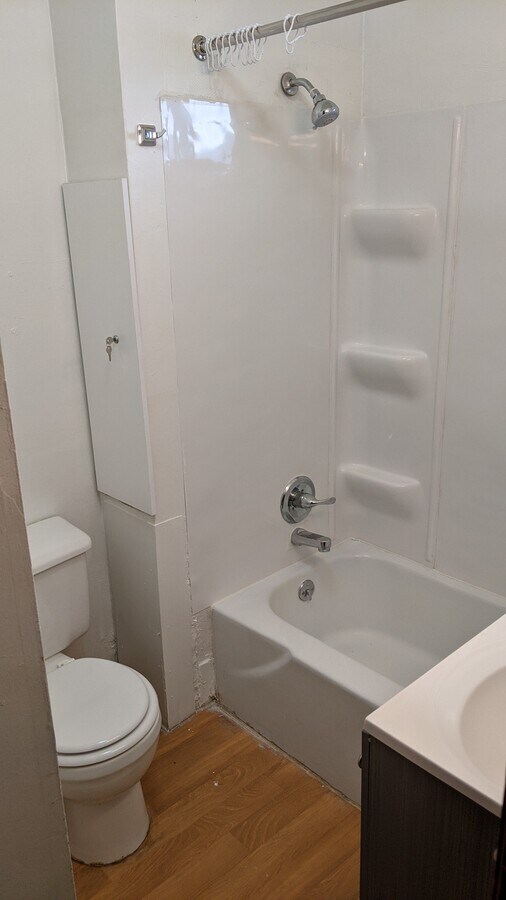 Photo - 217 W 28th St Unit #4
