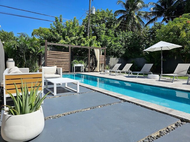 Building Photo - 1440 NW 7th Terrace Rental