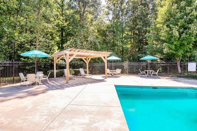 Overlooke at Simms Creek Apartments